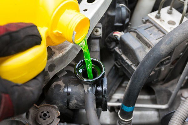 Những dấu hiệu cho thấy xe hơi sắp hết nước làm mát>
                                    <div class=