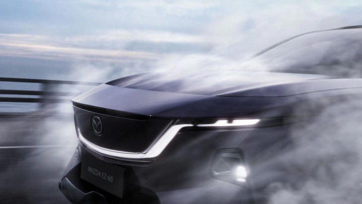 Ngoài ra, Mazda cho biết EZ-60 có tỉ lệ phân bổ trọng lượng trước:sau là 50:50, hệ thống treo thanh giằng trước và đa điểm sau cùng giảm xóc điều chỉnh điện tử. Xe dài 4.850mm, rộng 1.935mm và cao 1.620mm, trục cơ sở xe 2.902mm, góc tiếp cận 16 độ, góc thoát 20 độ - Ảnh: Mazda