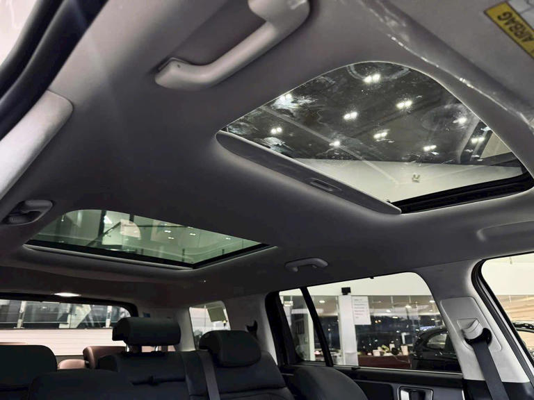 Tin tức giá xe: Hyundai Santa Fe giảm giá tới 145 triệu đồng tại đại lý