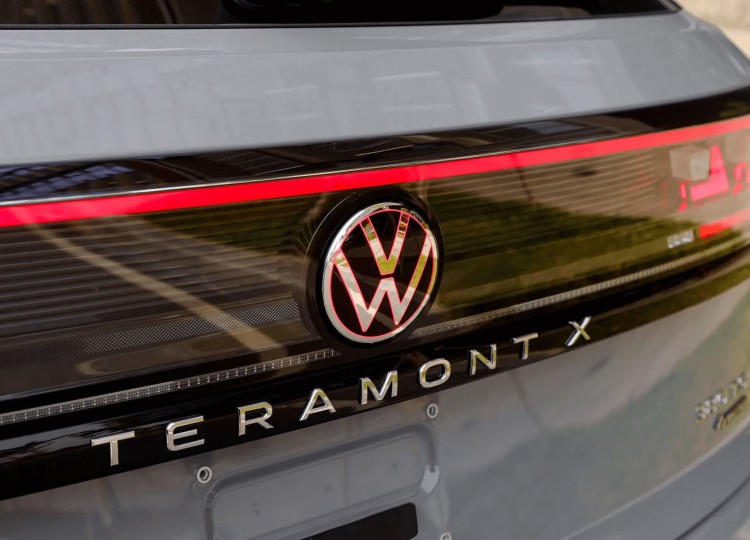 Volkswagen Teramont X Platinum SUV 2.0 TSI Turbo hộp số tự động DSG 7 cấp