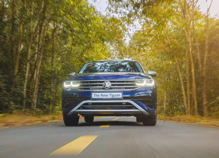 Volkswagen Tiguan Platinum SUV 2.0 Tự động ly hợp kép DSG 7 cấp