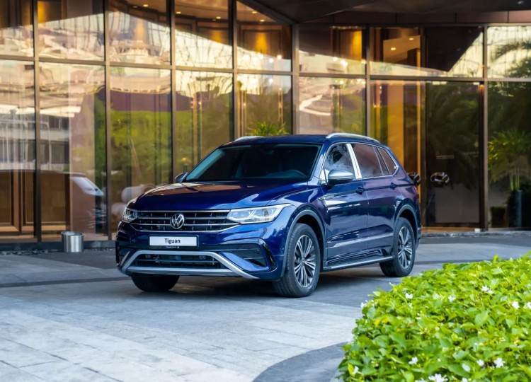 Volkswagen Tiguan Platinum SUV 2.0 Tự động ly hợp kép DSG 7 cấp