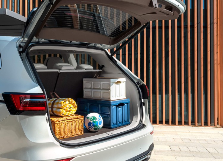 Volkswagen Viloran Luxury MPV 2.0L TSI - hộp số ly hợp kép DSG 7 cấp