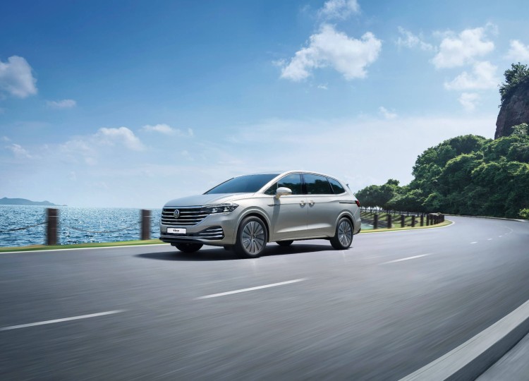 Volkswagen Viloran Luxury MPV 2.0L TSI - hộp số ly hợp kép DSG 7 cấp
